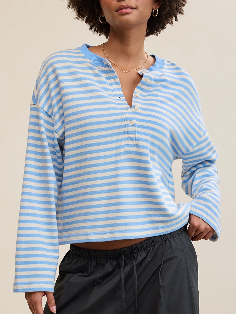 NWT AERIE ALUMNI HENLEY SWEATSHIRT